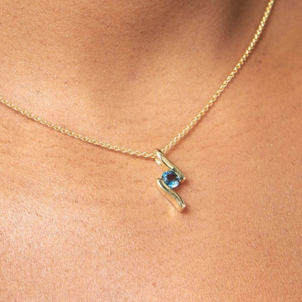 9ct Gold London Blue Topaz Pendant