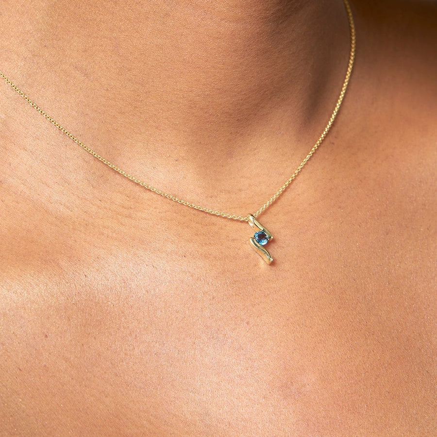 9ct Gold London Blue Topaz Pendant & Chain
