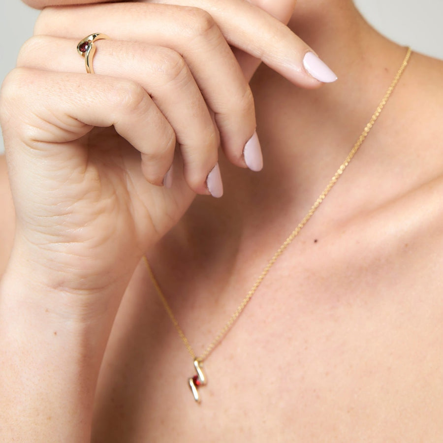 9ct Gold Red Garnet Pendant