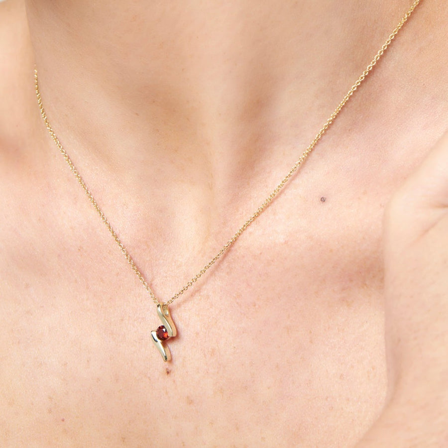 9ct Gold Red Garnet Pendant & Chain