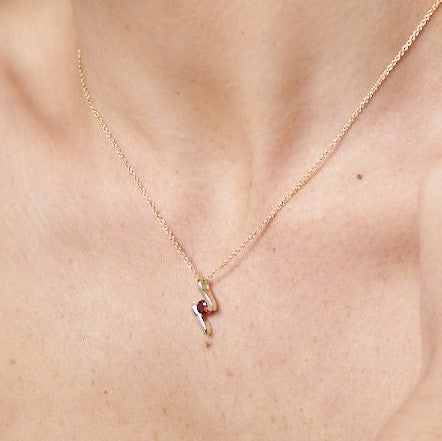 9ct Gold Red Garnet Pendant